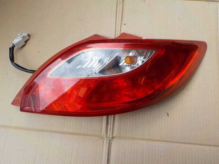 D65151150 Фонарь задний правый  Mazda 2 поколение (007-010) 2007г. | Фото № 1  D65151150 Фонарь задний правый  Mazda 2 поколение (007-010) 2007г. - Фото 1