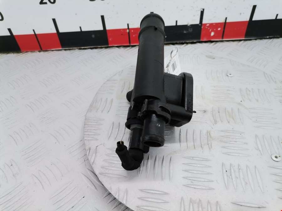 045121121A Фланец (штуцер системы охлаждения тройник) Audi A4 B6 (2000-2006) Седан 2007г. | Фото № 6 045121121A Фланец (штуцер системы охлаждения тройник) Audi A4 B6 (2000-2006) Седан 2007г. - Фото 6