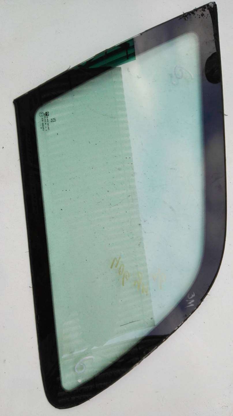 Стекло кузовное левое Peugeot 406 1998г. | Фото № 1 Стекло кузовное левое Peugeot 406 1998г. - Фото 1