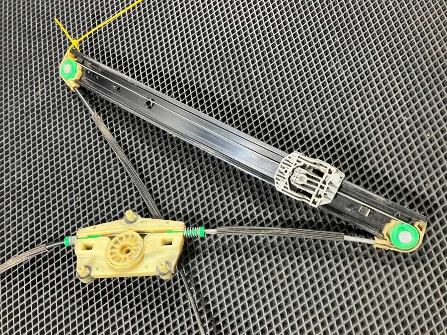 4L0837461A4L0837461E Стеклоподъемник передний левый  Audi Q7 4L 2006г. | Фото № 6  4L0837461A4L0837461E Стеклоподъемник передний левый  Audi Q7 4L 2006г. - Фото 6