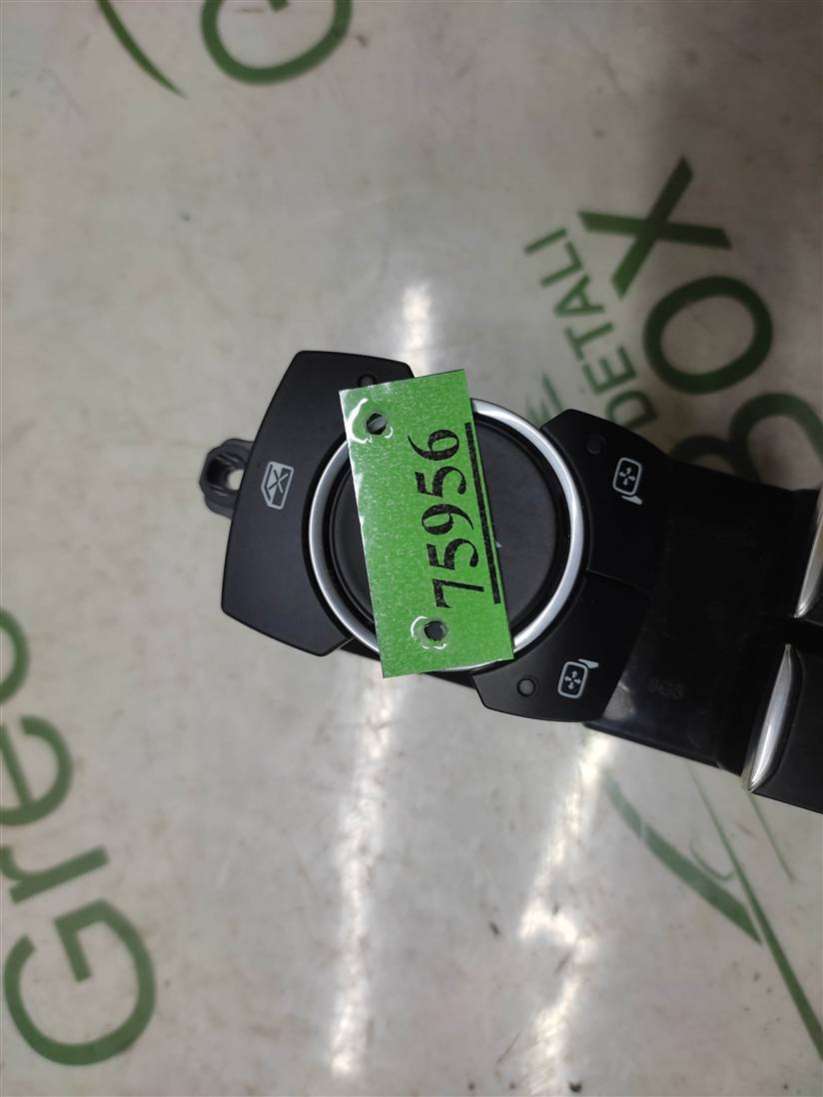 LJ6T14540DAW Блок управления стеклоподъемниками Ford Escape 2024г. | Фото № 7 LJ6T14540DAW Блок управления стеклоподъемниками Ford Escape 2024г. - Фото 7