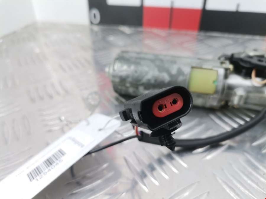 0390201550 Моторчик стеклоочистителя задний Ford Cougar (1998-2002) Хетчбэк 3дв. 1998г. | Фото № 6 0390201550 Моторчик стеклоочистителя задний Ford Cougar (1998-2002) Хетчбэк 3дв. 1998г. - Фото 6