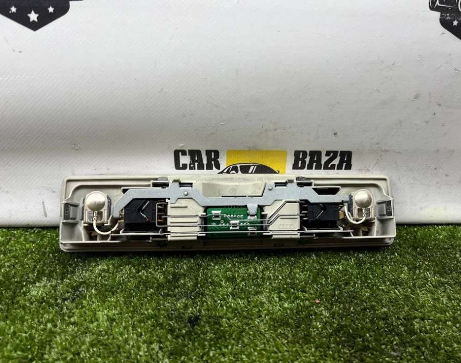 4B0947111  Плафон внутреннего освещения   Audi A6 C5 2004г. | Фото № 5  4B0947111  Плафон внутреннего освещения   Audi A6 C5 2004г. - Фото 5