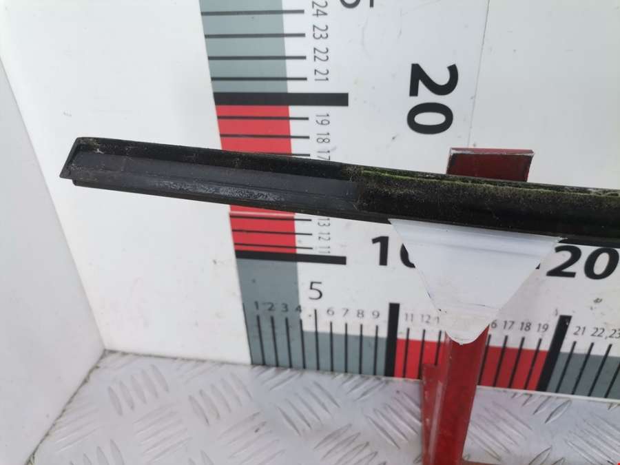 Накладка декоративная (молдинг) стекла двери задней левой Audi A3 8P (2003-2013) Хетчбэк 5дв. 2012г. | Фото № 5 Накладка декоративная (молдинг) стекла двери задней левой Audi A3 8P (2003-2013) Хетчбэк 5дв. 2012г. - Фото 5