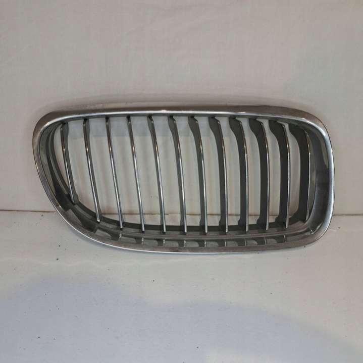 51137201970 Решетка радиатора BMW 3 E90/E91/E92/E9 (2005-201) 2005г. | Фото № 1 51137201970 Решетка радиатора BMW 3 E90/E91/E92/E9 (2005-201) 2005г. - Фото 1