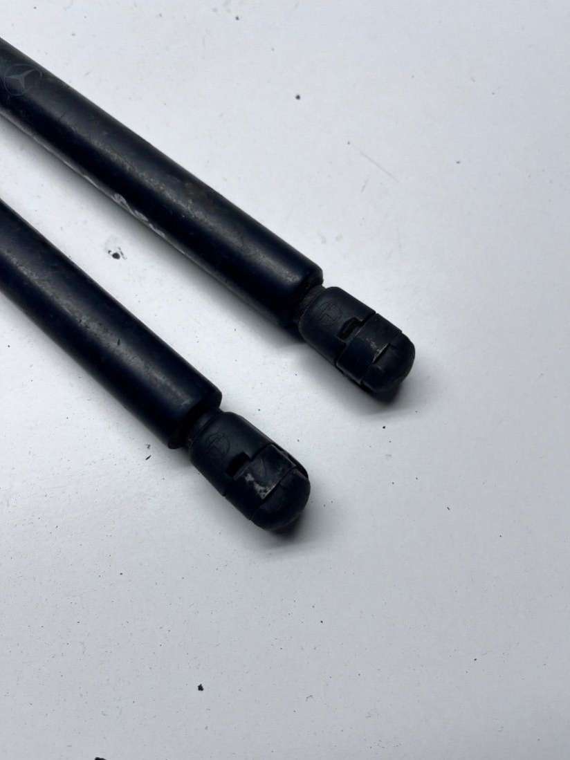 A2208800329 Амортизатор капота Mercedes S W220 2004г. | Фото № 4 A2208800329 Амортизатор капота Mercedes S W220 2004г. - Фото 4