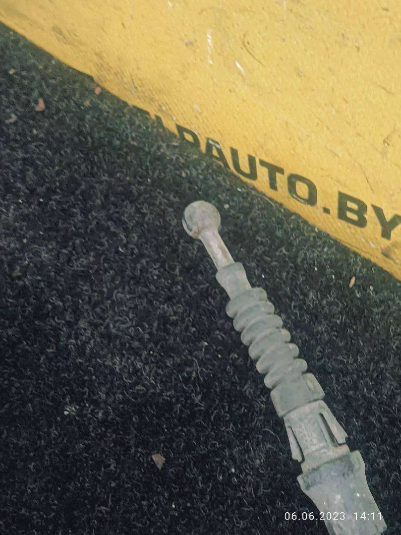 Трос ручника Skoda Octavia 2 (A5) хэтчбек 2008г. | Фото № 5 Трос ручника Skoda Octavia 2 (A5) хэтчбек 2008г. - Фото 5