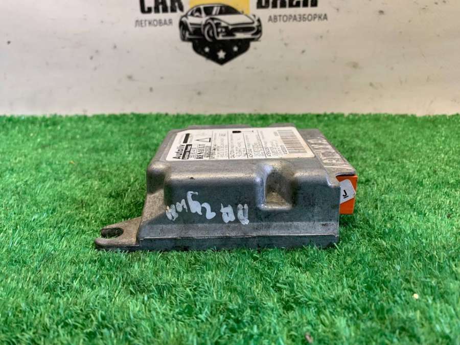 8200018830B  Блок управления AIRBAG   Renault Laguna I 1997г. | Фото № 6  8200018830B  Блок управления AIRBAG   Renault Laguna I 1997г. - Фото 6