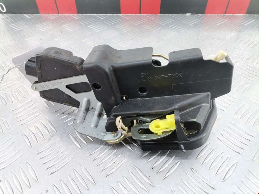 Замок двери задней левой Hyundai Santa Fe 1 (SM) (2000-2006) Внедорожник 5дв. 2002г. | Фото № 3 Замок двери задней левой Hyundai Santa Fe 1 (SM) (2000-2006) Внедорожник 5дв. 2002г. - Фото 3