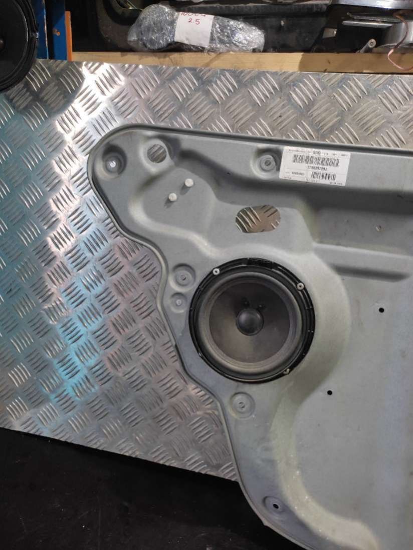 Стеклоподъемник электрический задний левый Volkswagen Touran 1 2007г. | Фото № 4 Стеклоподъемник электрический задний левый Volkswagen Touran 1 2007г. - Фото 4