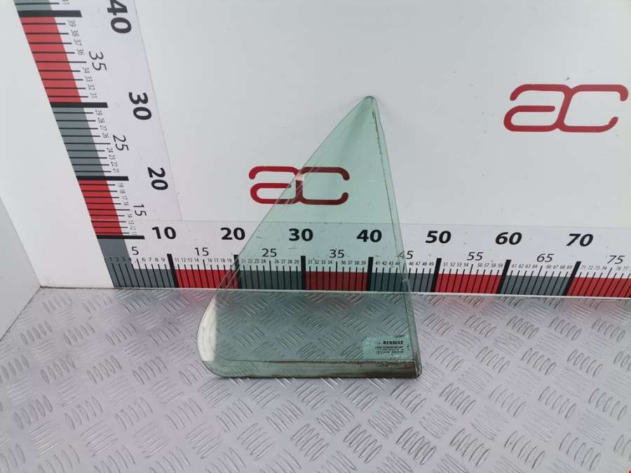 Стекло двери задней правой Renault Laguna 2 (2000-2007) Хетчбэк 5дв. 2004г. | Фото № 3 Стекло двери задней правой Renault Laguna 2 (2000-2007) Хетчбэк 5дв. 2004г. - Фото 3