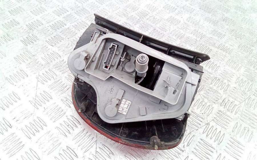 5Z0945095A Фонарь задний левый  Volkswagen Fox 2005г. | Фото № 4  5Z0945095A Фонарь задний левый  Volkswagen Fox 2005г. - Фото 4