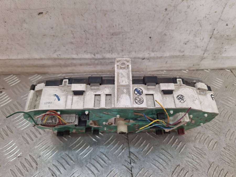 25733081318301097491 Панель приборов (щиток)  Daihatsu Sirion  2004г. | Фото № 4  25733081318301097491 Панель приборов (щиток)  Daihatsu Sirion  2004г. - Фото 4