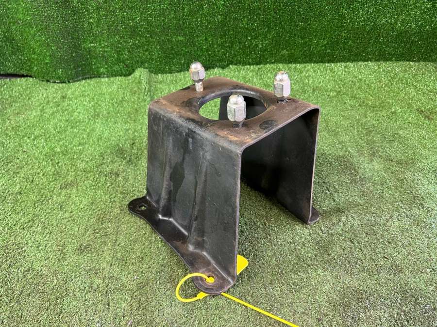 5190387615000519038761900051903876220005190387623000 Крепление запаски  Daihatsu Rocky рест. 1995г. | Фото № 1  5190387615000519038761900051903876220005190387623000 Крепление запаски  Daihatsu Rocky рест. 1995г. - Фото 1