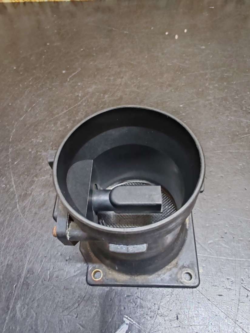 Расходомер Audi A6 C5 (S6,RS6) 1998г. | Фото № 4 Расходомер Audi A6 C5 (S6,RS6) 1998г. - Фото 4