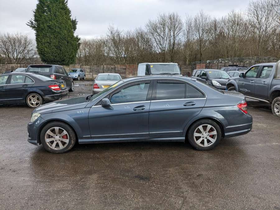 Накладка декоративная (молдинг) двери задней правой Mercedes C-Class (W204) (2006-2015) Седан 2009г. | Фото № 7 Накладка декоративная (молдинг) двери задней правой Mercedes C-Class (W204) (2006-2015) Седан 2009г. - Фото 7