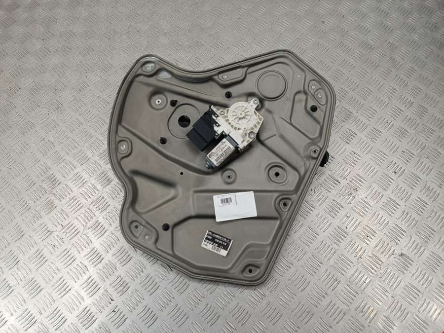 Стеклоподъемник электрический двери задней правой Skoda Octavia 1Z (2004-2013) Хетчбэк 5дв. 2010г. | Фото № 1 Стеклоподъемник электрический двери задней правой Skoda Octavia 1Z (2004-2013) Хетчбэк 5дв. 2010г. - Фото 1