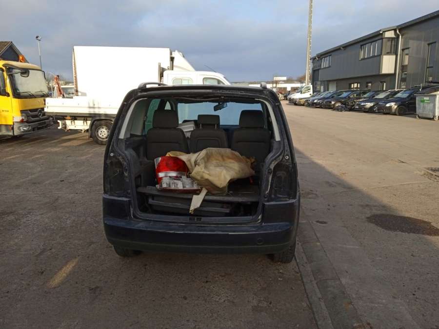 Стекло двери передней правой Volkswagen Touran 1 (2003-2015) Минивэн 2003г. | Фото № 5 Стекло двери передней правой Volkswagen Touran 1 (2003-2015) Минивэн 2003г. - Фото 5