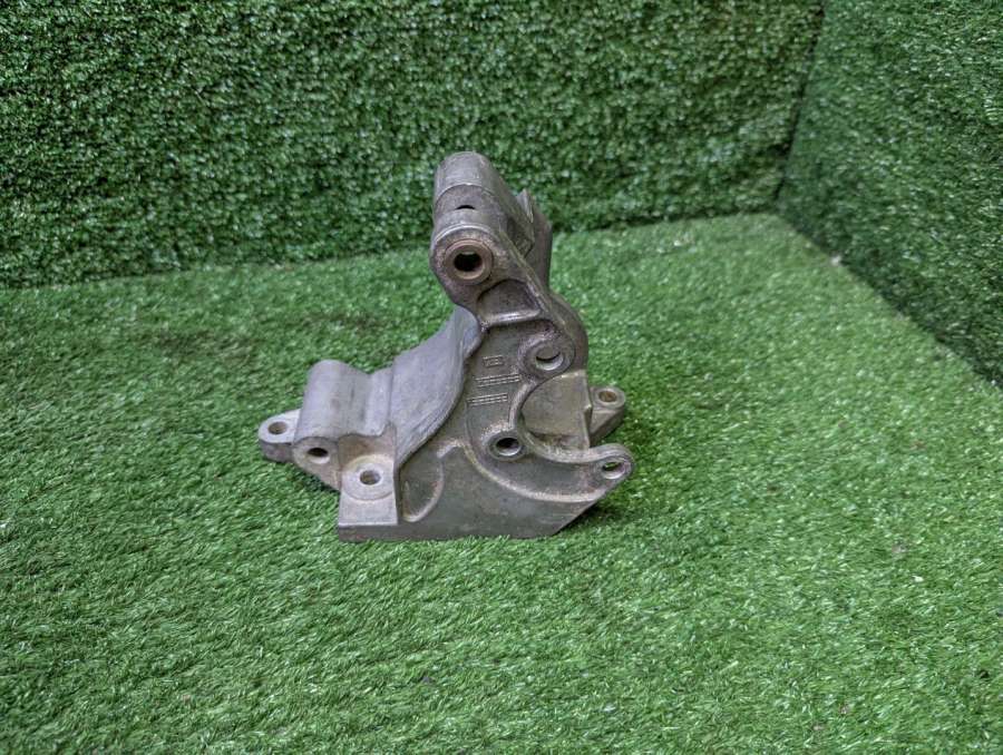 Кронштейн гидроусилителя Kia Carnival UP/GQ KA4 2006г. | Фото № 3 Кронштейн гидроусилителя Kia Carnival UP/GQ KA4 2006г. - Фото 3