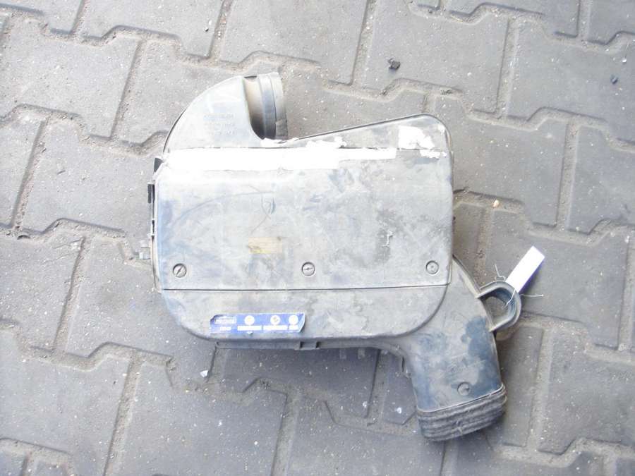 700110118E Корпус воздушного фильтра  Renault Megane 1 поколение 1999г. | Фото № 1  700110118E Корпус воздушного фильтра  Renault Megane 1 поколение 1999г. - Фото 1