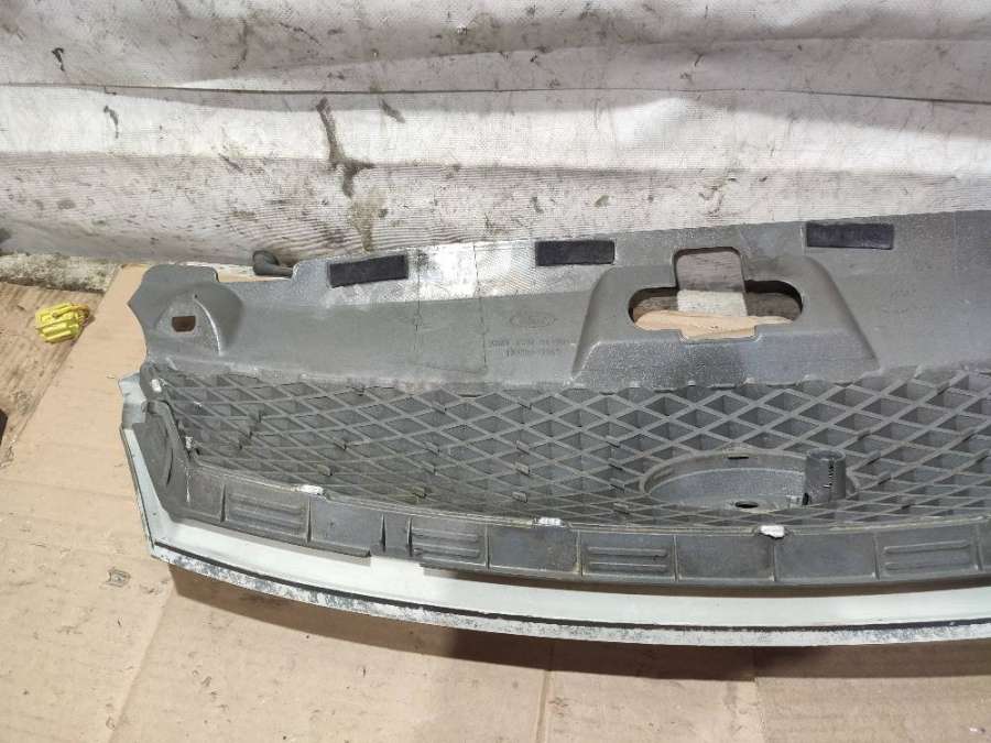 Решетка радиатора Ford Mondeo 3 2003г. | Фото № 5 Решетка радиатора Ford Mondeo 3 2003г. - Фото 5