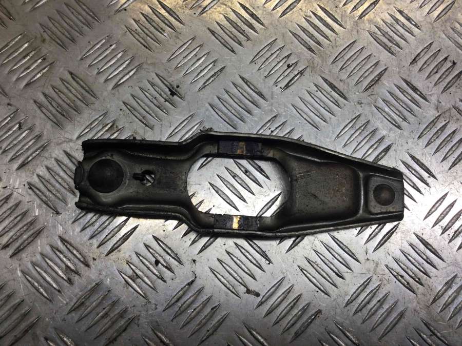 Лапка сцепления Volkswagen Golf Универсал 2000г. | Фото № 2 Лапка сцепления Volkswagen Golf Универсал 2000г. - Фото 2