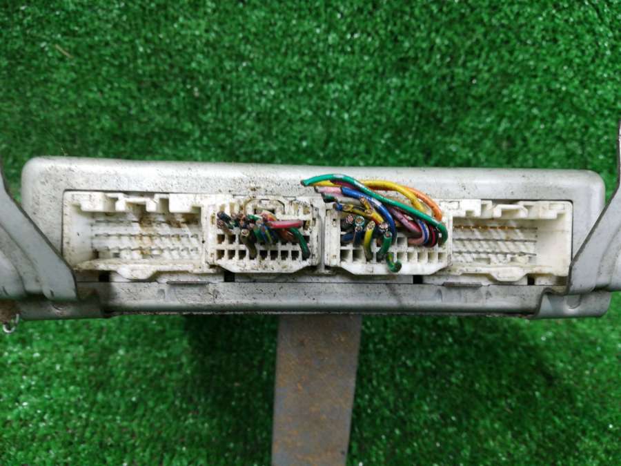 L31A18881B Блок управления двигателем Mazda MPV минивэн 2004г. | Фото № 4 L31A18881B Блок управления двигателем Mazda MPV минивэн 2004г. - Фото 4