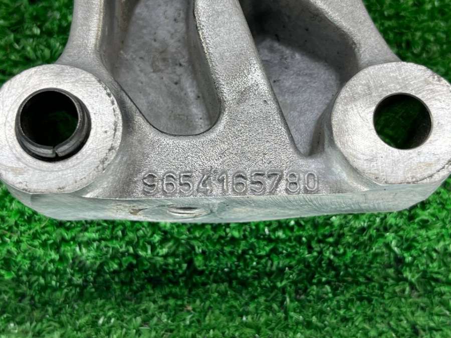 9654165780 Кронштейн двигателя Peugeot 207 2010г. | Фото № 9 9654165780 Кронштейн двигателя Peugeot 207 2010г. - Фото 9