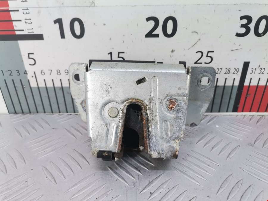 A1637400235 Замок крышки багажника Mercedes ML-Class (W163) (1997-2005) Внедорожник 5дв. 2002г. | Фото № 1 A1637400235 Замок крышки багажника Mercedes ML-Class (W163) (1997-2005) Внедорожник 5дв. 2002г. - Фото 1