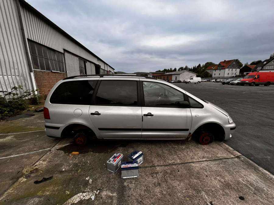 Ручка двери внутренняя передняя правая Volkswagen Sharan 1 (1995-2010) Минивэн 2002г. | Фото № 6 Ручка двери внутренняя передняя правая Volkswagen Sharan 1 (1995-2010) Минивэн 2002г. - Фото 6