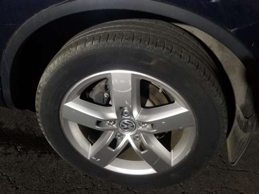 7P1927225 Кнопка ручного тормоза  Volkswagen Touareg 2 (2010-2018) Внедорожник 2012г. | Фото № 9  7P1927225 Кнопка ручного тормоза  Volkswagen Touareg 2 (2010-2018) Внедорожник 2012г. - Фото 9