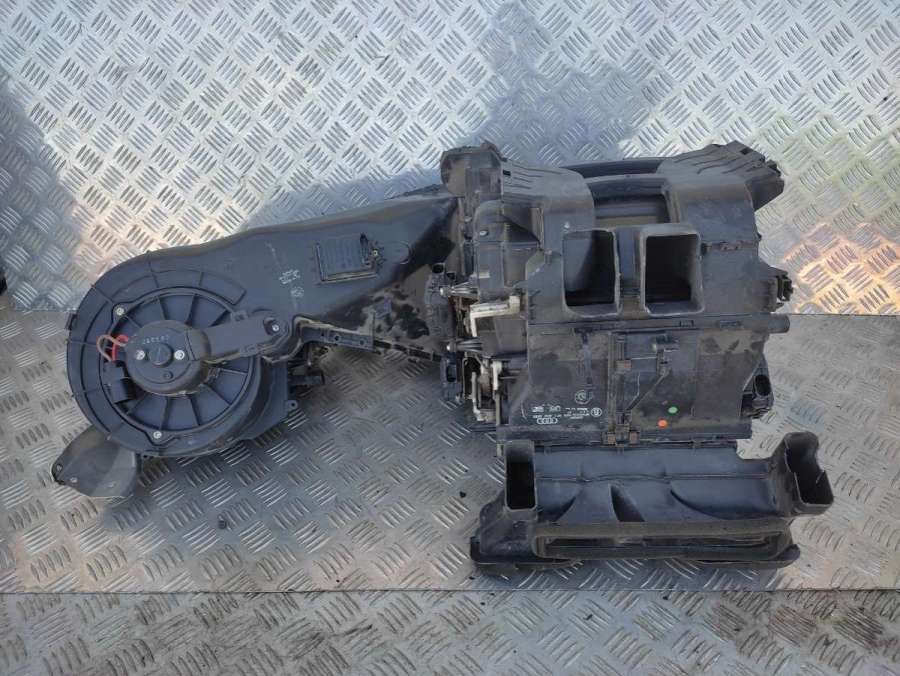 Корпус печки Audi A6 C5 (S6,RS6) 2002г. | Фото № 1 Корпус печки Audi A6 C5 (S6,RS6) 2002г. - Фото 1