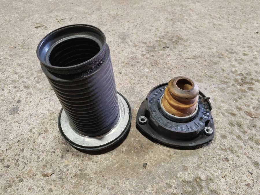 5Q0412331F Опора амортизатора верхняя (чашка)  Skoda Volkswagen Touran 2 поколение (2015 - 2025),Volksw 0000г. | Фото № 1  5Q0412331F Опора амортизатора верхняя (чашка)  Skoda Volkswagen Touran 2 поколение (2015 - 2025),Volksw 0000г. - Фото 1