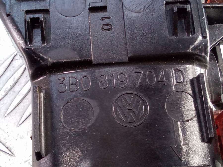 3B0819704D Дефлектор обдува салона  Volkswagen Passat B5 2003г. | Фото № 10  3B0819704D Дефлектор обдува салона  Volkswagen Passat B5 2003г. - Фото 10