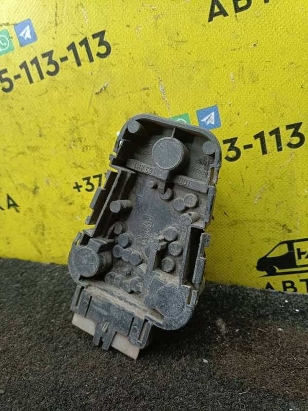 Панель (плата) фонаря заднего левого Audi 100 С3 седан 1986г. | Фото № 2 Панель (плата) фонаря заднего левого Audi 100 С3 седан 1986г. - Фото 2