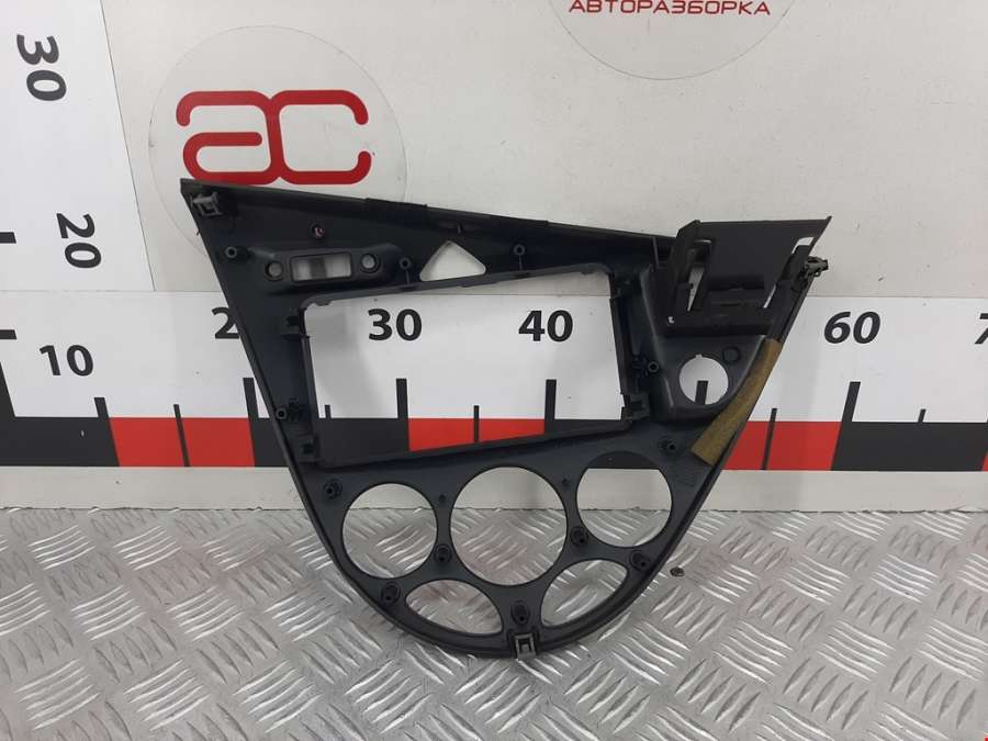 98ABA046A04ACW Накладка декоративная на торпедо Ford Focus 1 (1998-2005) Универсал 1999г. | Фото № 2 98ABA046A04ACW Накладка декоративная на торпедо Ford Focus 1 (1998-2005) Универсал 1999г. - Фото 2