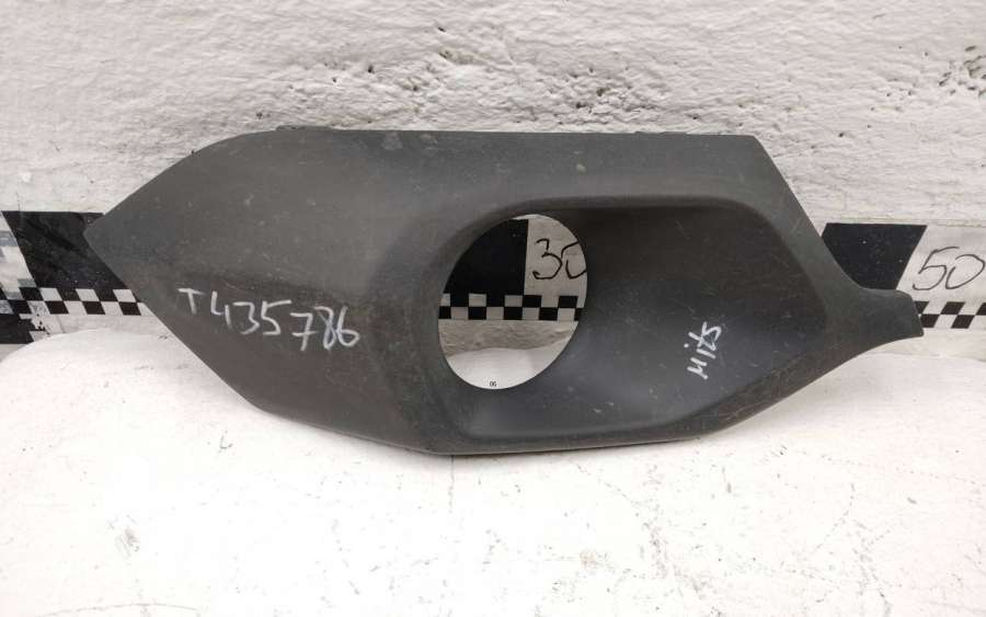 8321A641 Рамка ПТФ передней левой Mitsubishi Pajero Sport 3  Mitsubishi Pajero Sport 2015г. | Фото № 1  8321A641 Рамка ПТФ передней левой Mitsubishi Pajero Sport 3  Mitsubishi Pajero Sport 2015г. - Фото 1