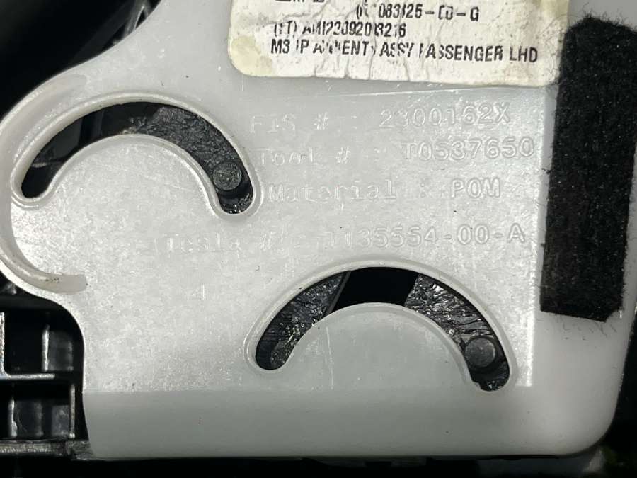 1135554-00-A Дефлектор обдува салона левый Tesla Model 2022г. | Фото № 1 1135554-00-A Дефлектор обдува салона левый Tesla Model 2022г. - Фото 1