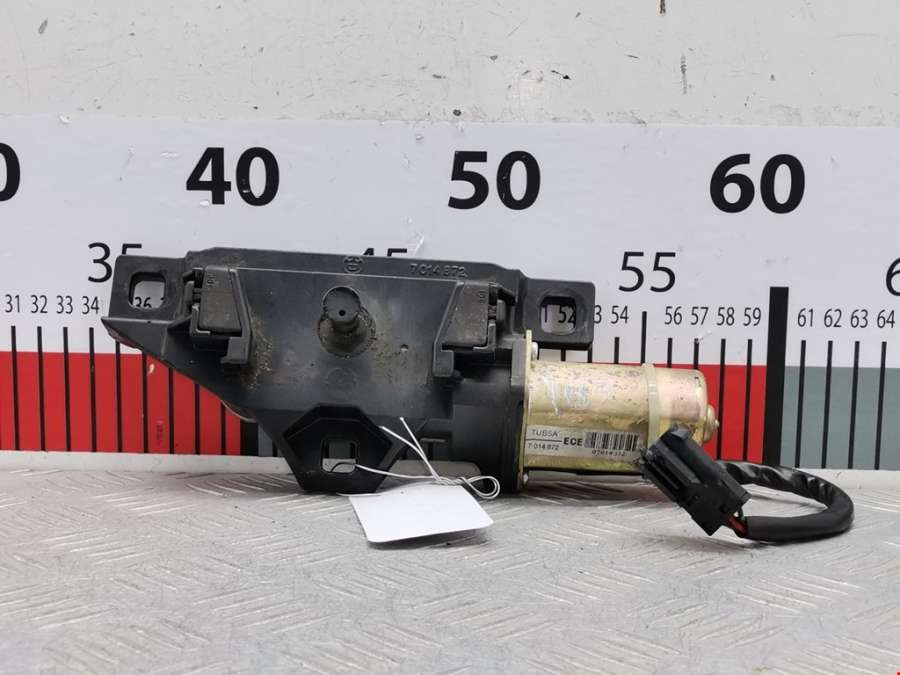 7014872 Сервопривод (электропривод моторчик привода) замка крышки багажника BMW 7-Series (E65/E66) (2001-2008) Седан 2004г. | Фото № 1 7014872 Сервопривод (электропривод моторчик привода) замка крышки багажника BMW 7-Series (E65/E66) (2001-2008) Седан 2004г. - Фото 1