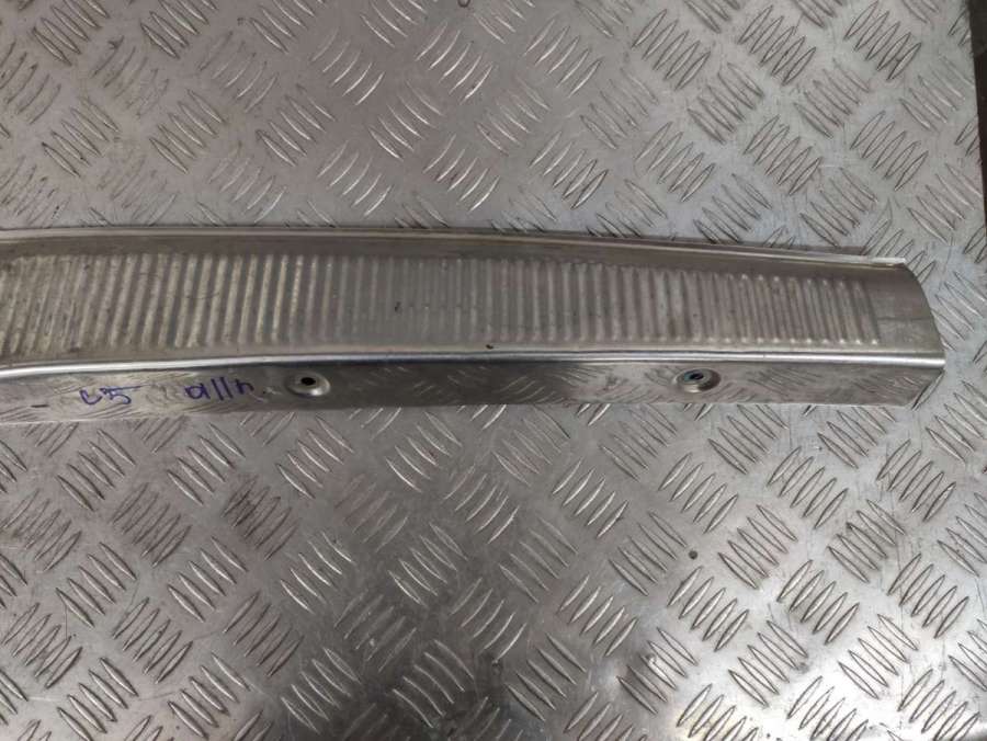 4B9864483A Накладка замка багажника  Audi A6 Allroad C5 2002г. | Фото № 5  4B9864483A Накладка замка багажника  Audi A6 Allroad C5 2002г. - Фото 5