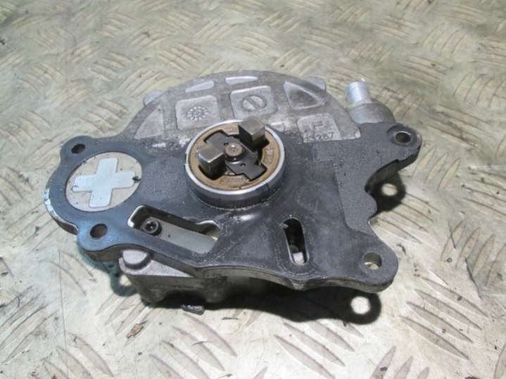 03L145100G Насос вакуумный Volkswagen Passat B6 (2005-2010) 2005г. | Фото № 3 03L145100G Насос вакуумный Volkswagen Passat B6 (2005-2010) 2005г. - Фото 3
