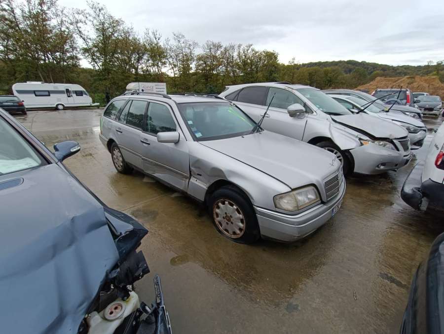 Ограничитель открывания двери Mercedes C-Class (W202) (1993-2001) Универсал 1997г. | Фото № 5 Ограничитель открывания двери Mercedes C-Class (W202) (1993-2001) Универсал 1997г. - Фото 5