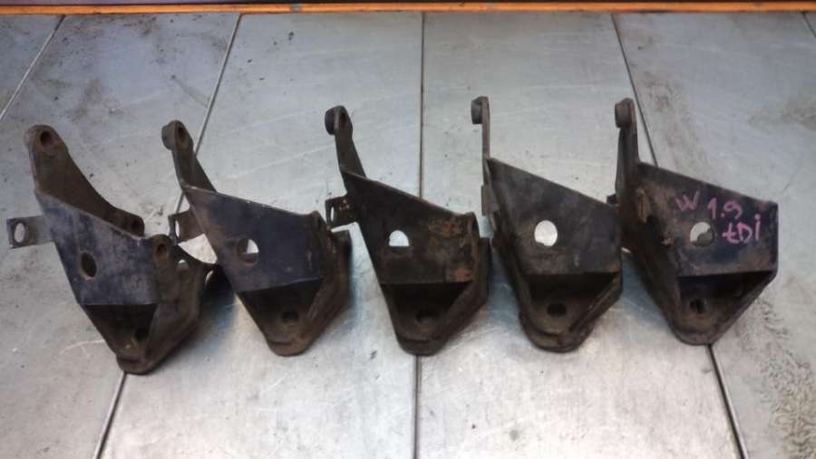 1H0199273B Кронштейн двигателя Volkswagen Golf 3 поколение 1994г. | Фото № 1 1H0199273B Кронштейн двигателя Volkswagen Golf 3 поколение 1994г. - Фото 1