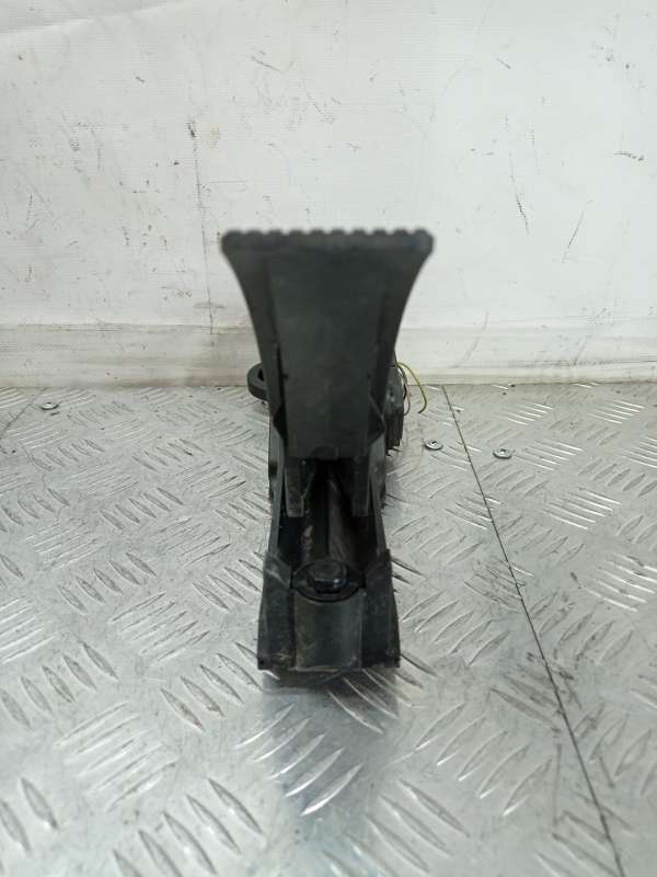 A1643000004 Педаль газа  Mercedes-Benz GL X164 X164.822 2006г. | Фото № 4  A1643000004 Педаль газа  Mercedes-Benz GL X164 X164.822 2006г. - Фото 4