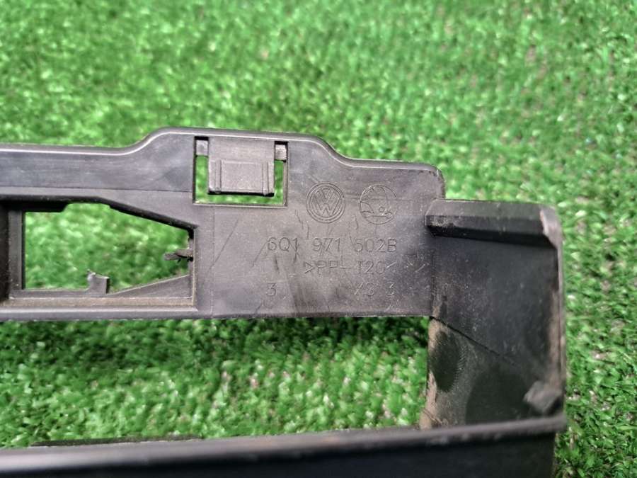 6Q1971502B  Кронштейн блока комфорта   Seat Ibiza III 2007г. | Фото № 6  6Q1971502B  Кронштейн блока комфорта   Seat Ibiza III 2007г. - Фото 6