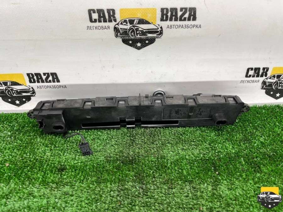 E1065974F Панель управления магнитолой BMW 3 F30/F31/GT F34 2014г. | Фото № 2 E1065974F Панель управления магнитолой BMW 3 F30/F31/GT F34 2014г. - Фото 2