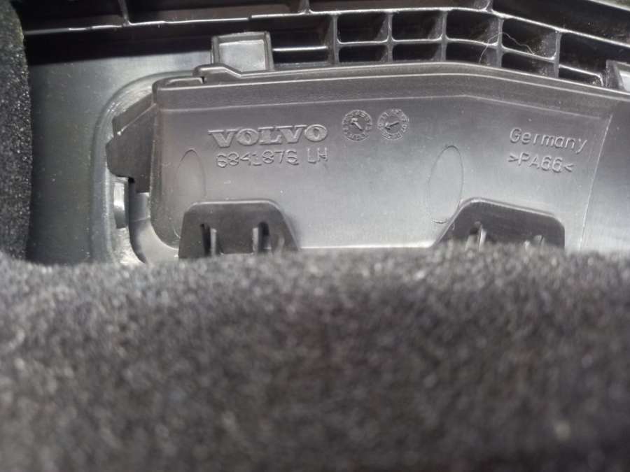 6841876 Обшивка стойки передней левой  Volvo C30 2010г. | Фото № 7  6841876 Обшивка стойки передней левой  Volvo C30 2010г. - Фото 7