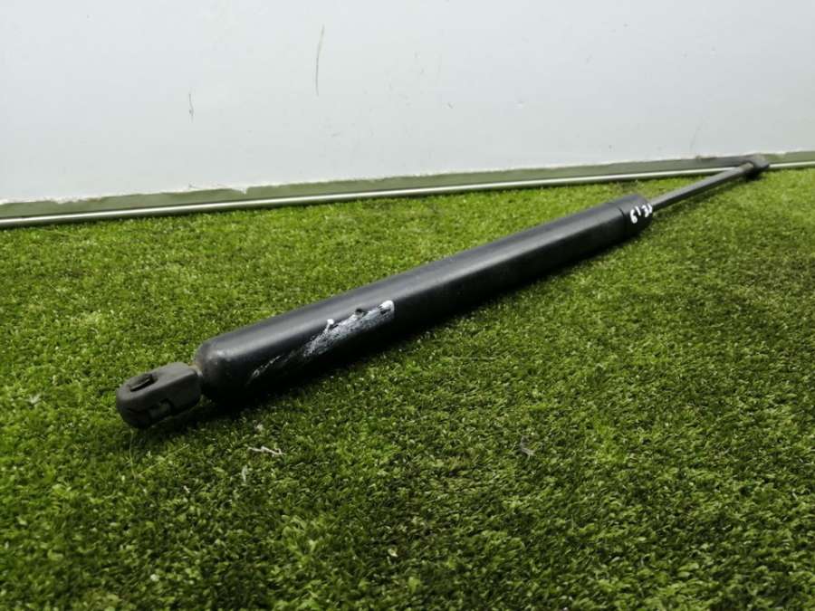 Амортизатор капота   Ford Galaxy I 1998г. | Фото № 3    Амортизатор капота   Ford Galaxy I 1998г. - Фото 3