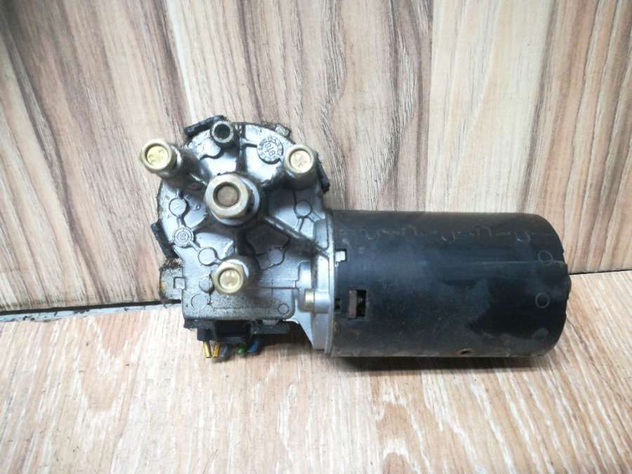 0390241133 Моторчик передних стеклоочистителей (дворников)  Volvo V70 1 поколение (1997-2000) 1998г. | Фото № 2  0390241133 Моторчик передних стеклоочистителей (дворников)  Volvo V70 1 поколение (1997-2000) 1998г. - Фото 2