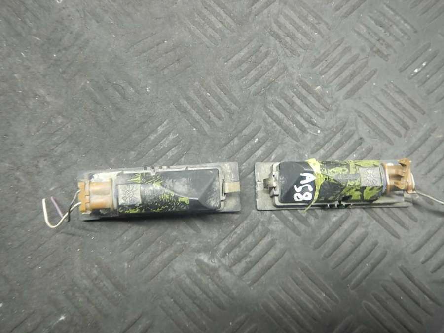 46408006 Подсветка номера Alfa Romeo 147 (937) (2000-2010) Хетчбэк 3дв. 2004г. | Фото № 2 46408006 Подсветка номера Alfa Romeo 147 (937) (2000-2010) Хетчбэк 3дв. 2004г. - Фото 2